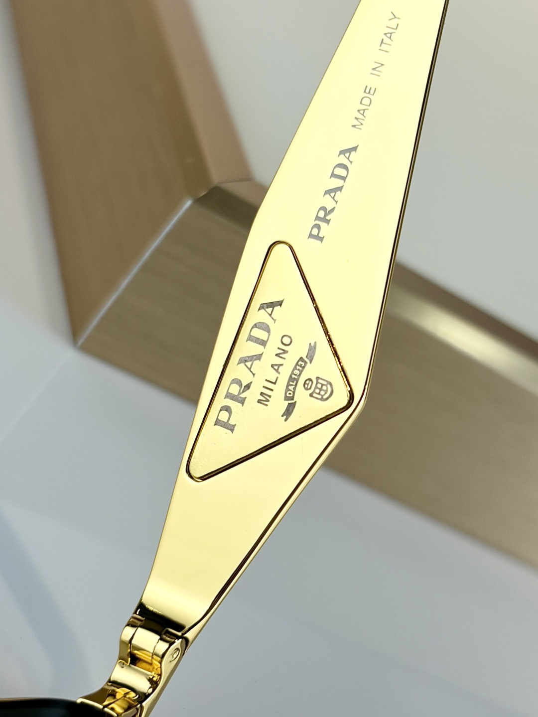 PRADAMODEL：PR D50SSIZE：57口16-140