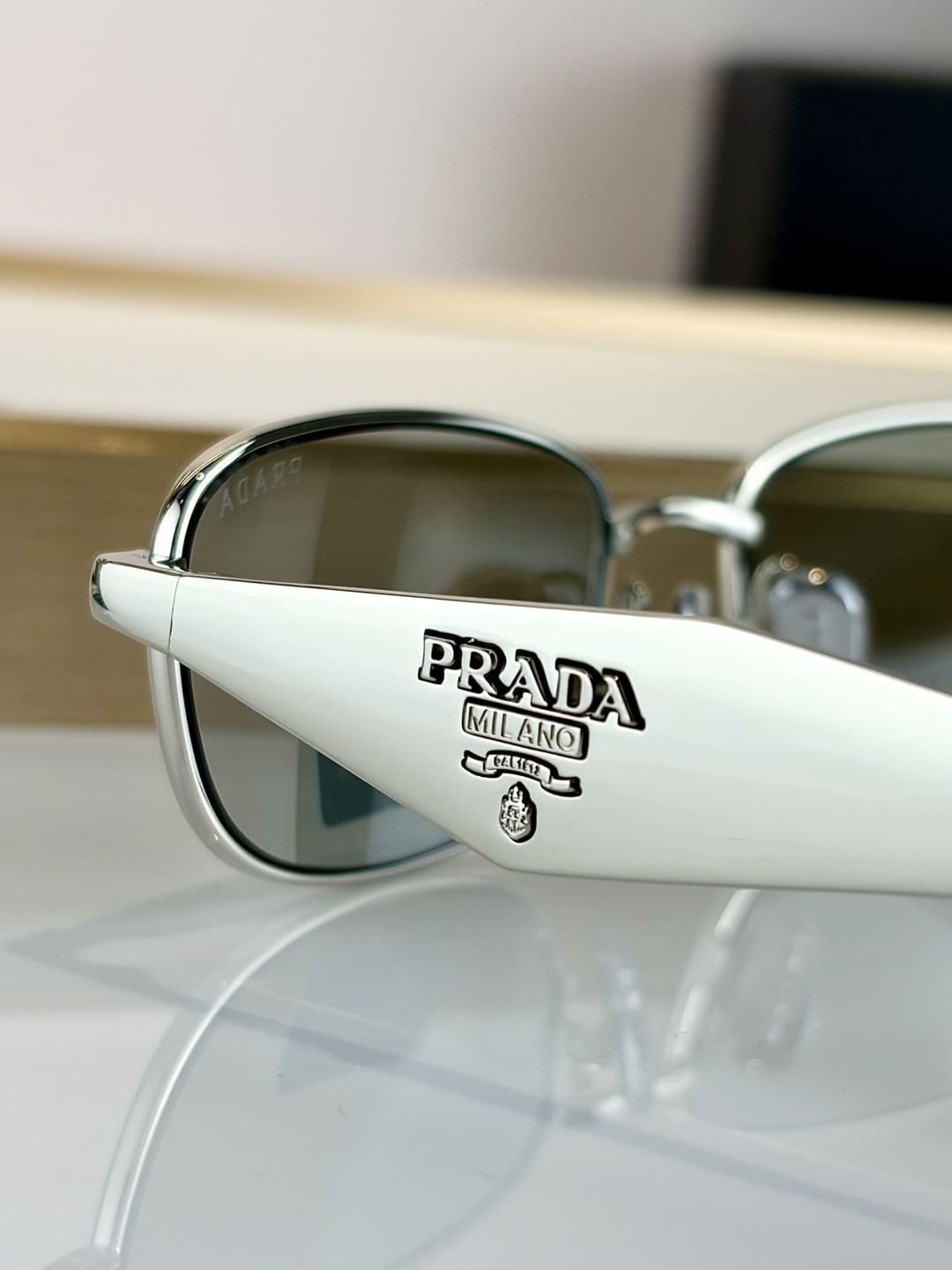 PRADAMODEL：PR D51SSIZE：55口18-140