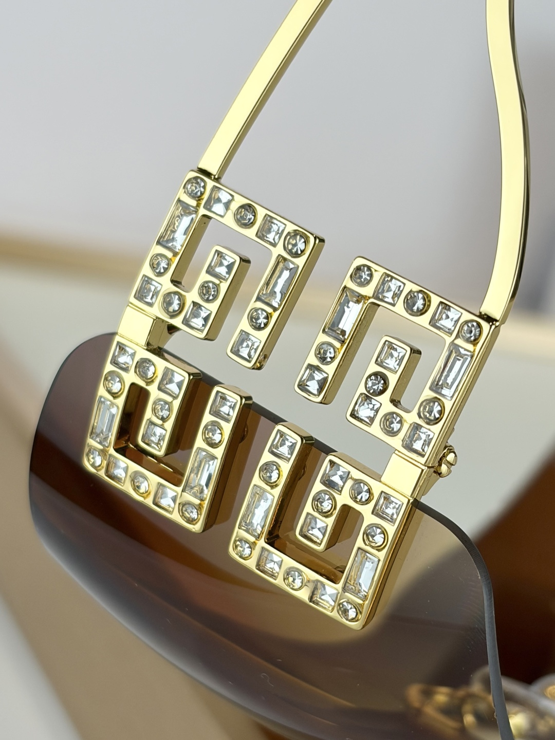 GIVENCHY Oversized MODEL：GV213-SSIZE：99口1-120