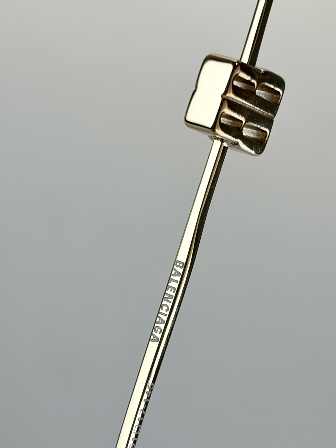 BALENCIAG*MOD：BB0508Ssize：61口17-145