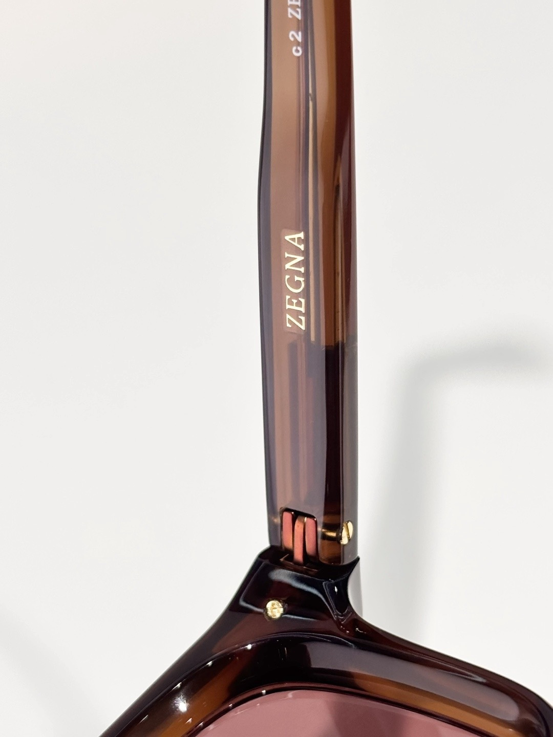 Ermenegildo ZegnaMod：EZ0230Size：50-22-145演绎全新先锋时尚优雅线