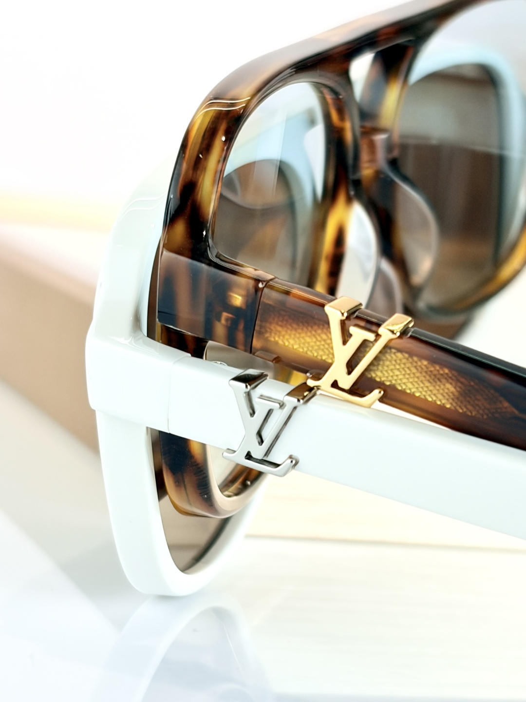 LOUIS VUITTONMODEL：Z2866USIZE：57口17-140