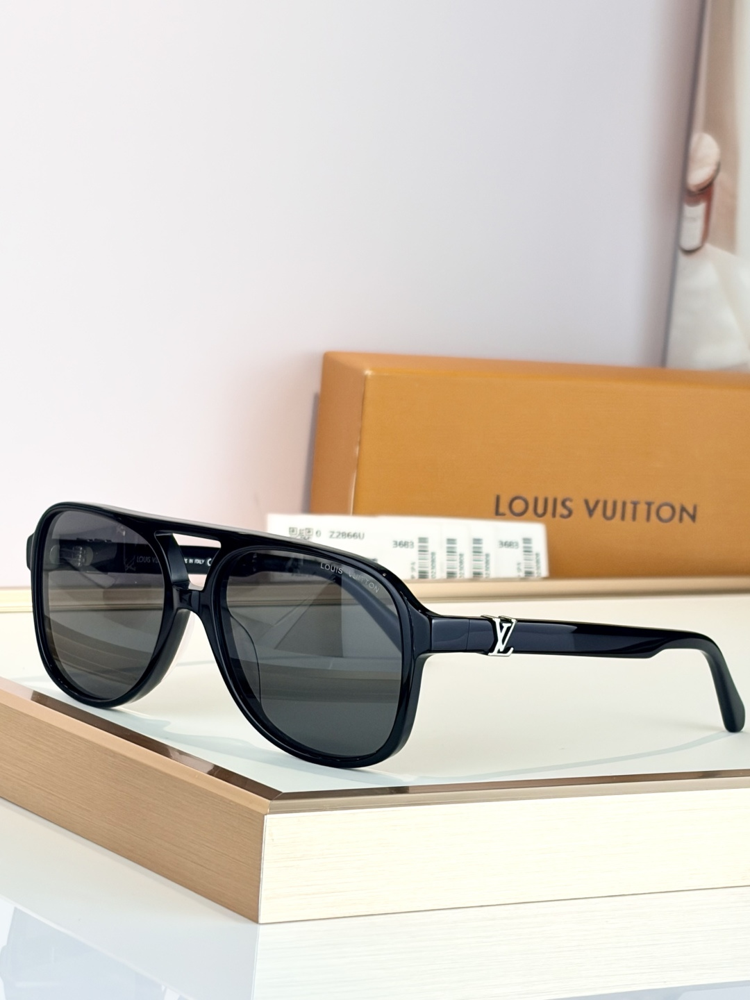 LOUIS VUITTONMODEL：Z2866USIZE：57口17-140