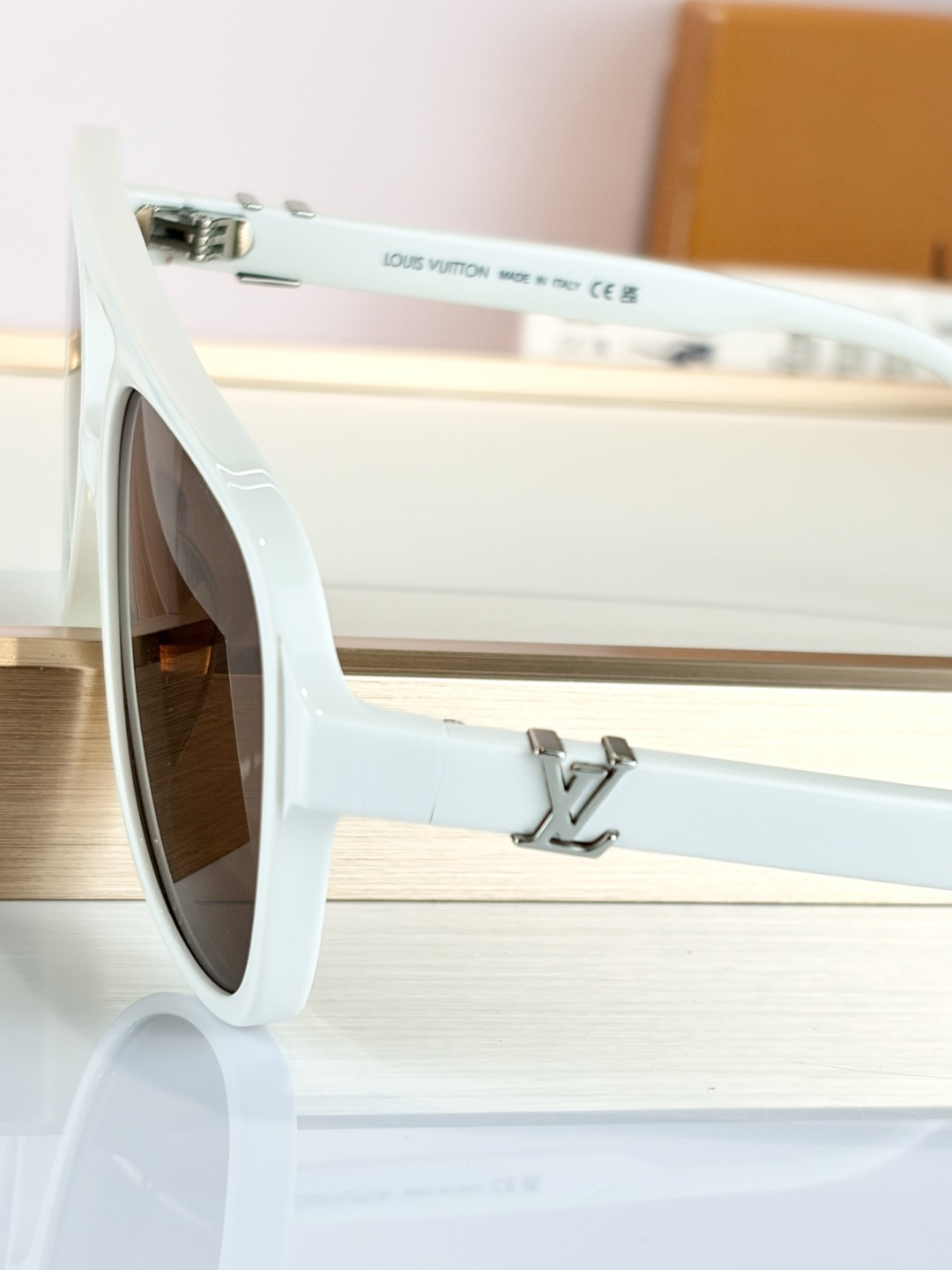 LOUIS VUITTONMODEL：Z2866USIZE：57口17-140