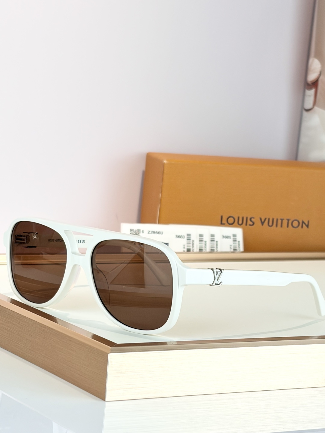 LOUIS VUITTONMODEL：Z2866USIZE：57口17-140