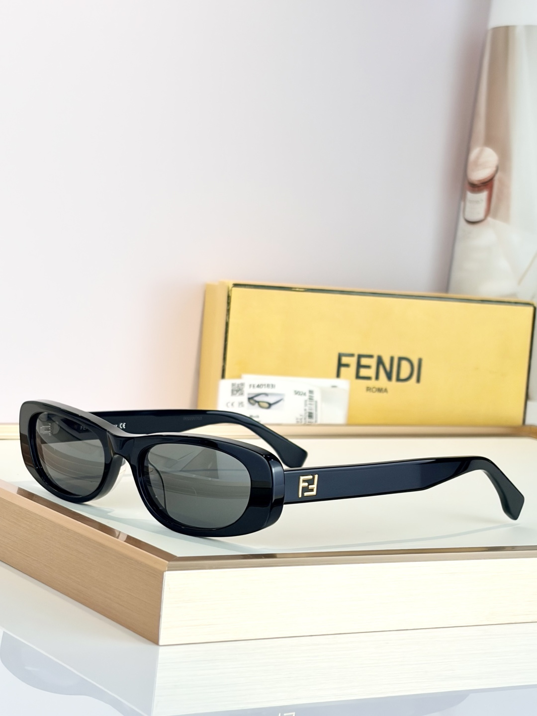 FENDIMODEL：FE40183ISIZE：53口19-145