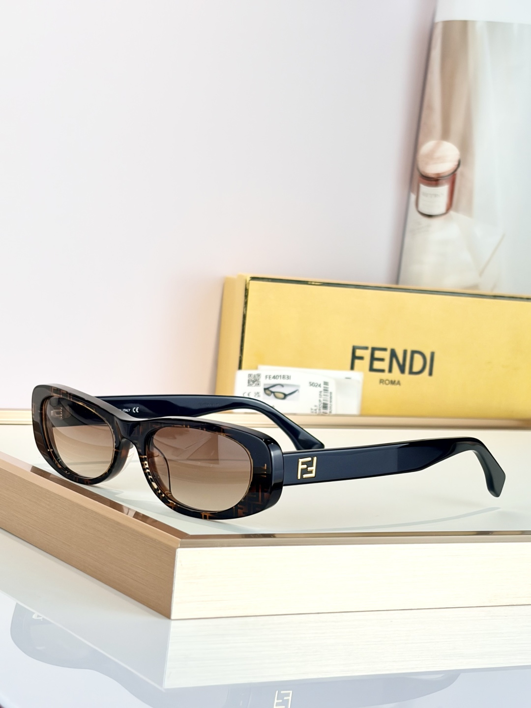 FENDIMODEL：FE40183ISIZE：53口19-145