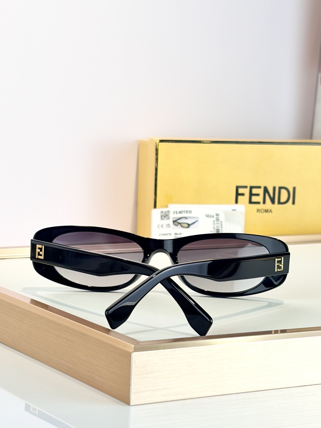 FENDIMODEL：FE40183ISIZE：53口19-145