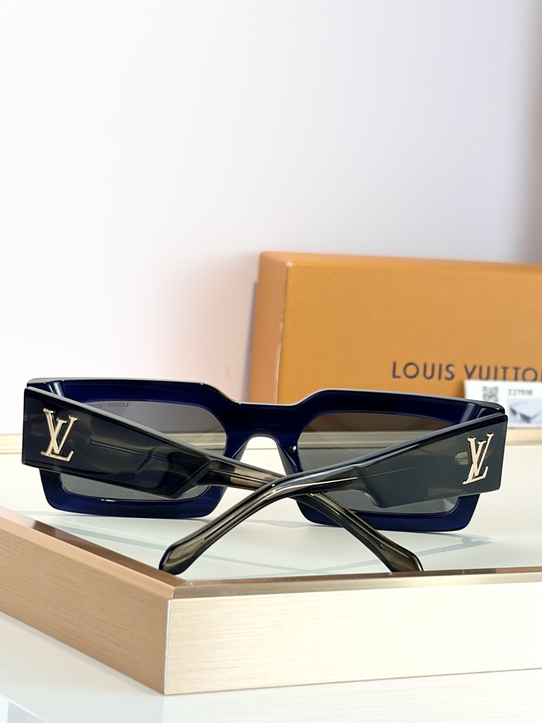 LOUIS VUITTONMODEL：Z2703ESIZE：55口22-140