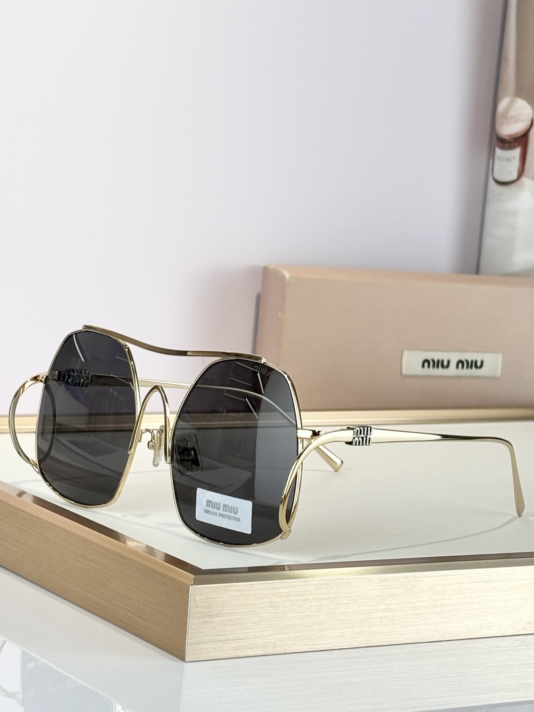 MIUMIUMOD：SMUA55SIZE：57-18-150新版本双色电镀