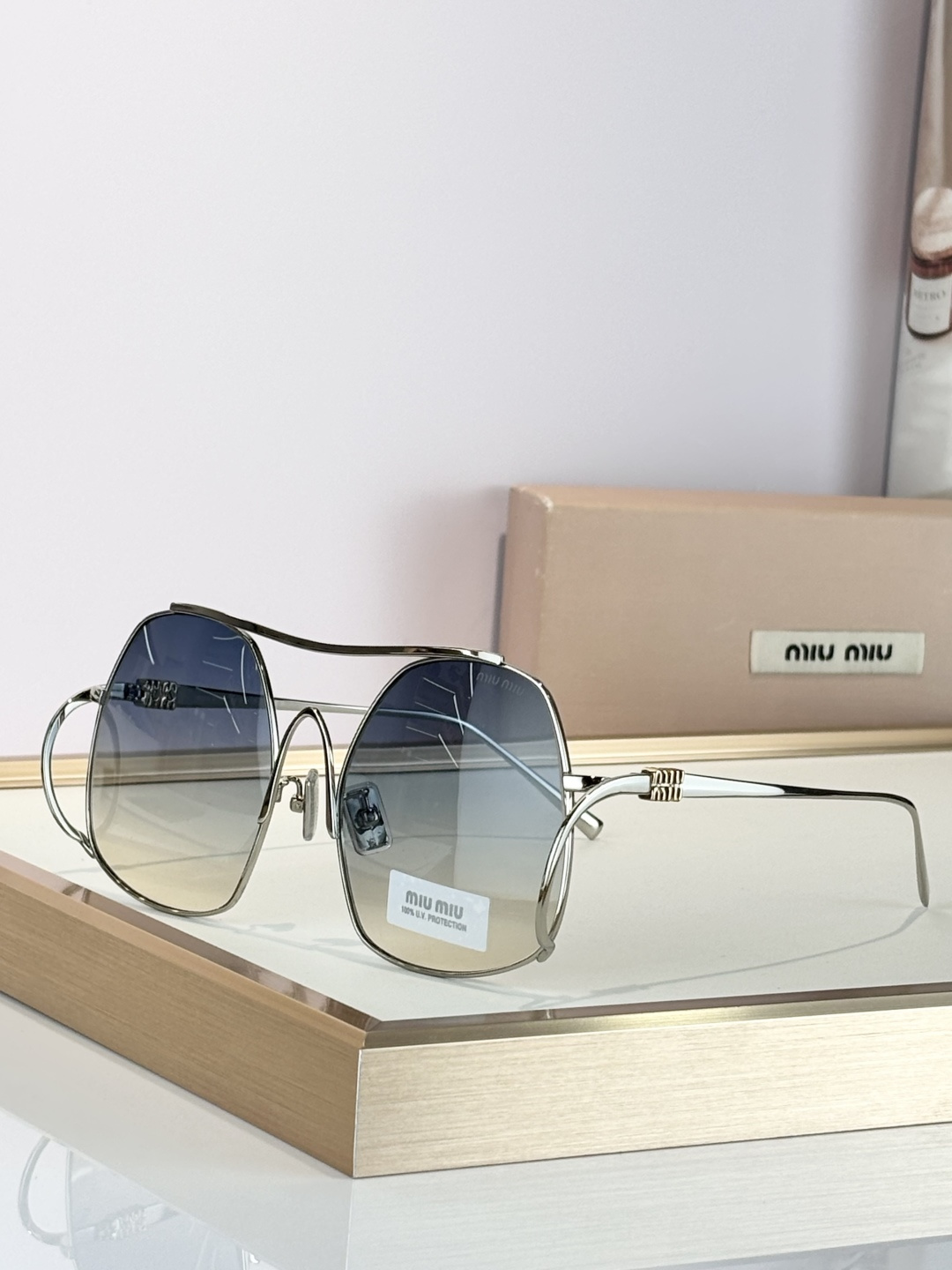 MIUMIUMOD：SMUA55SIZE：57-18-150新版本双色电镀