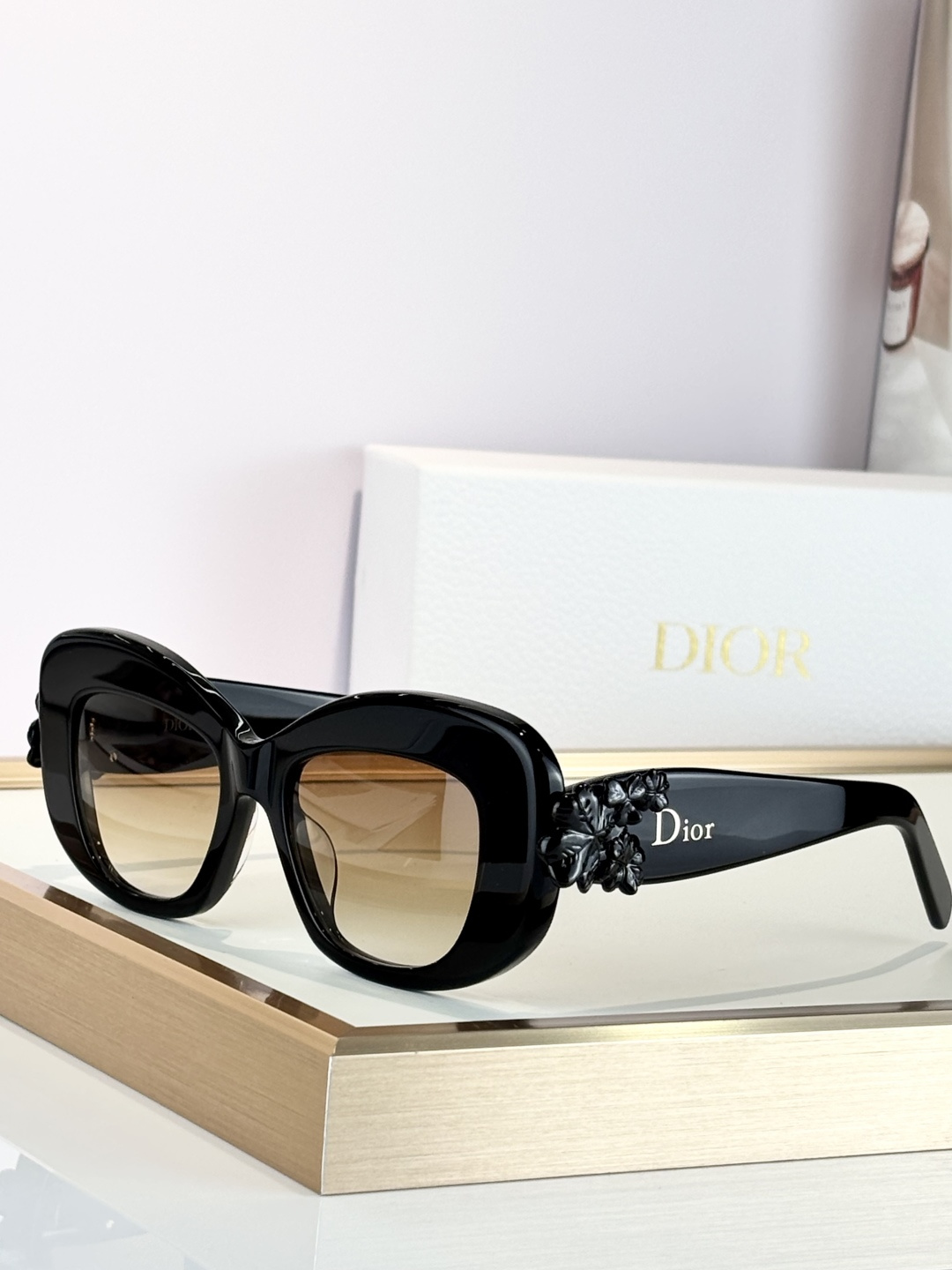 DIO*MODEL: Dior Clover S3FSIZE：51口18-145