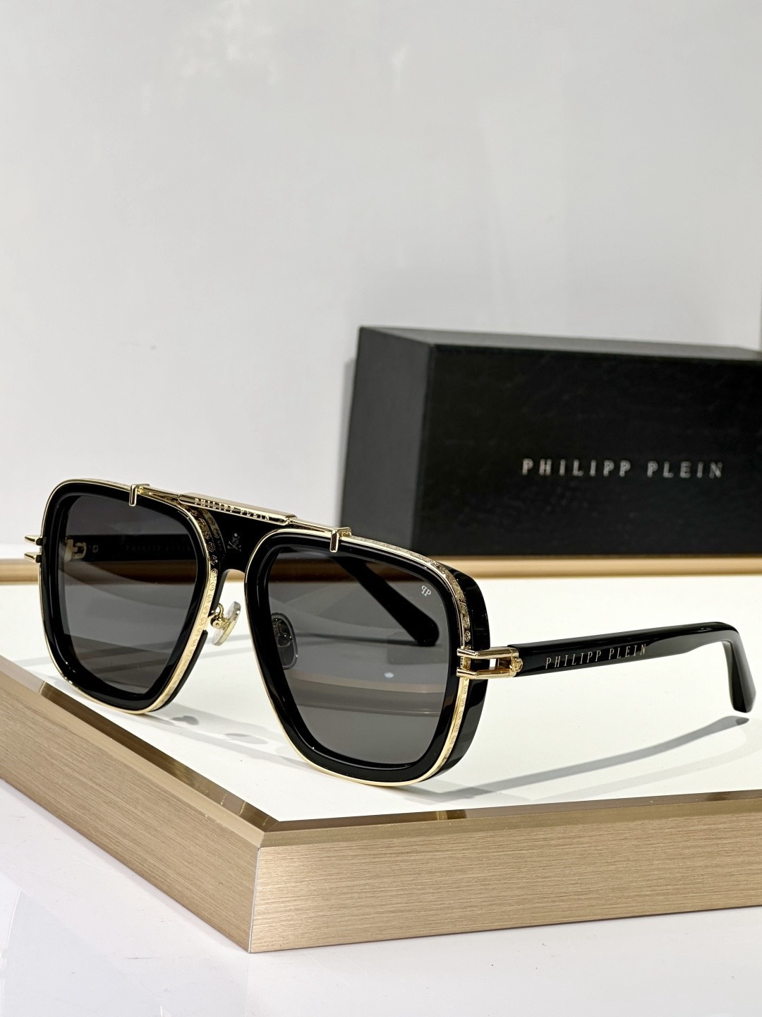 PhiliPP PleinMod：109MSize：57口19-145品质保证金属电镀质感看得