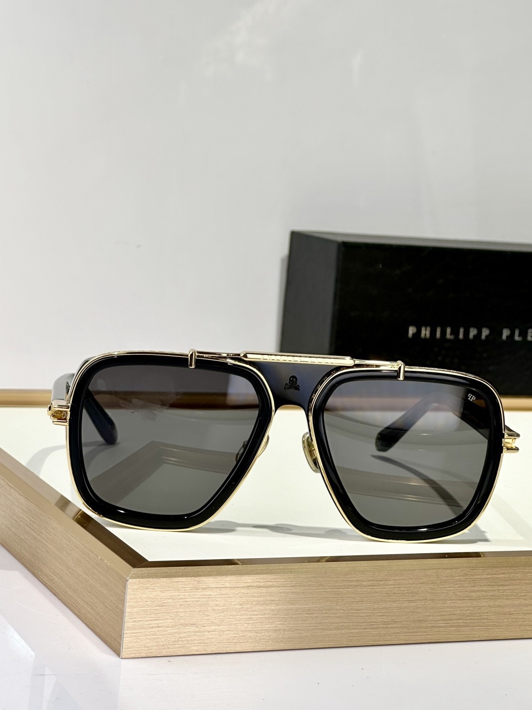 PhiliPP PleinMod：109MSize：57口19-145品质保证金属电镀质感看得