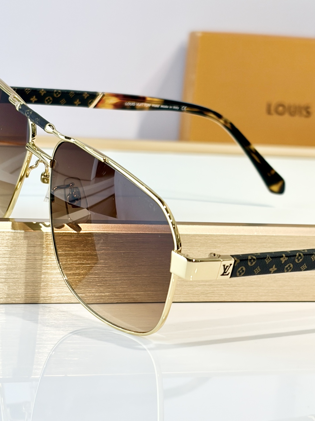 LOUIS VUITTO*MOD:Z1249Size:61口14-145