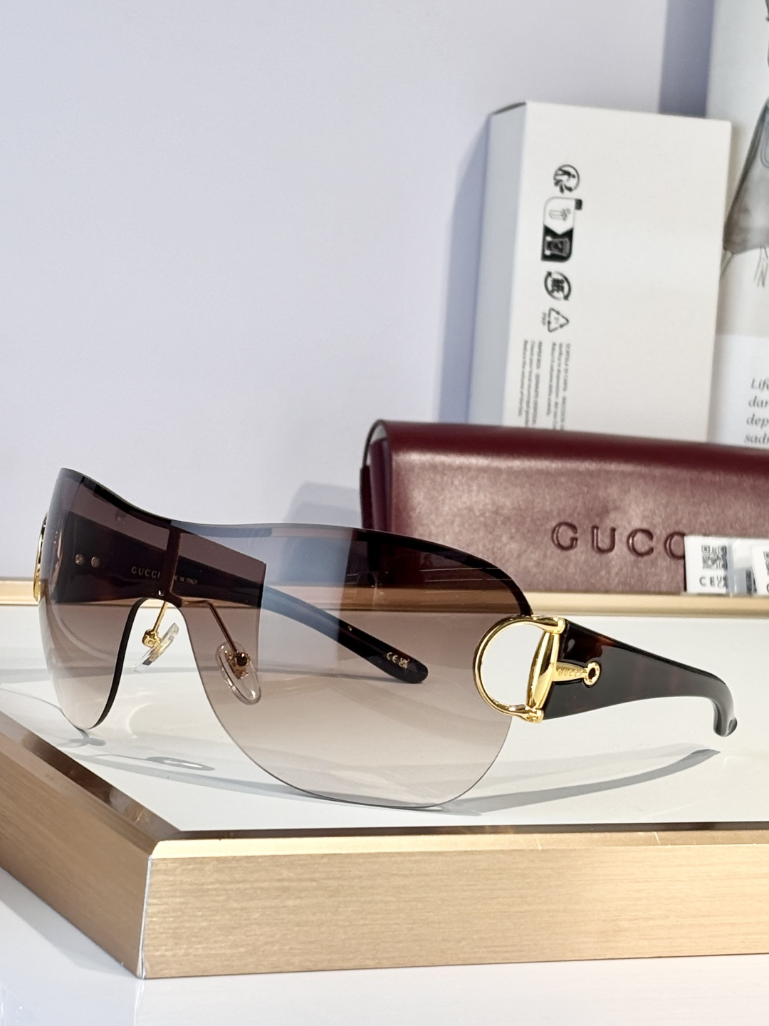 GUCCIOversize MODEL：GG2174SSIZE：140口115