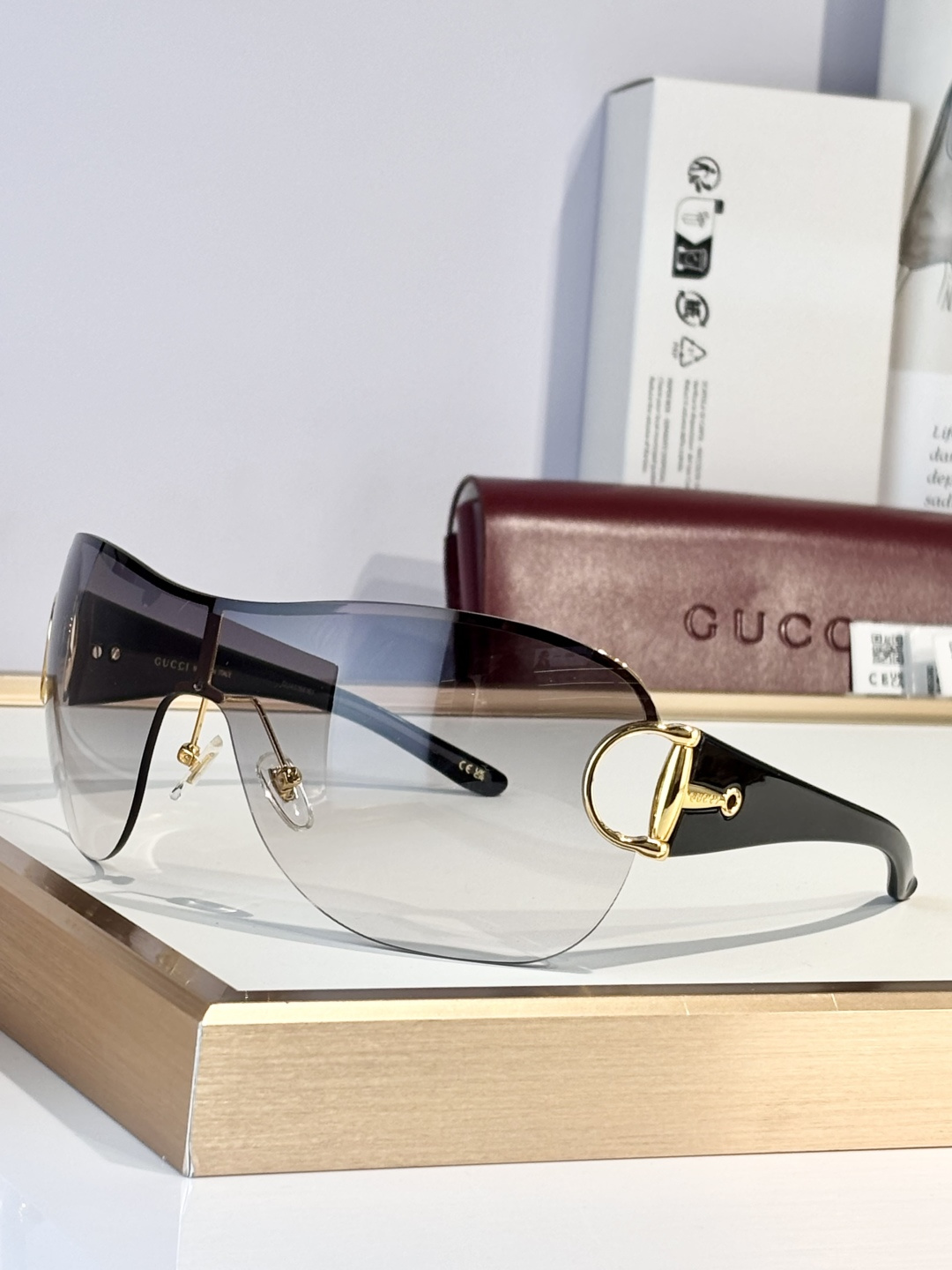 GUCCIOversize MODEL：GG2174SSIZE：140口115