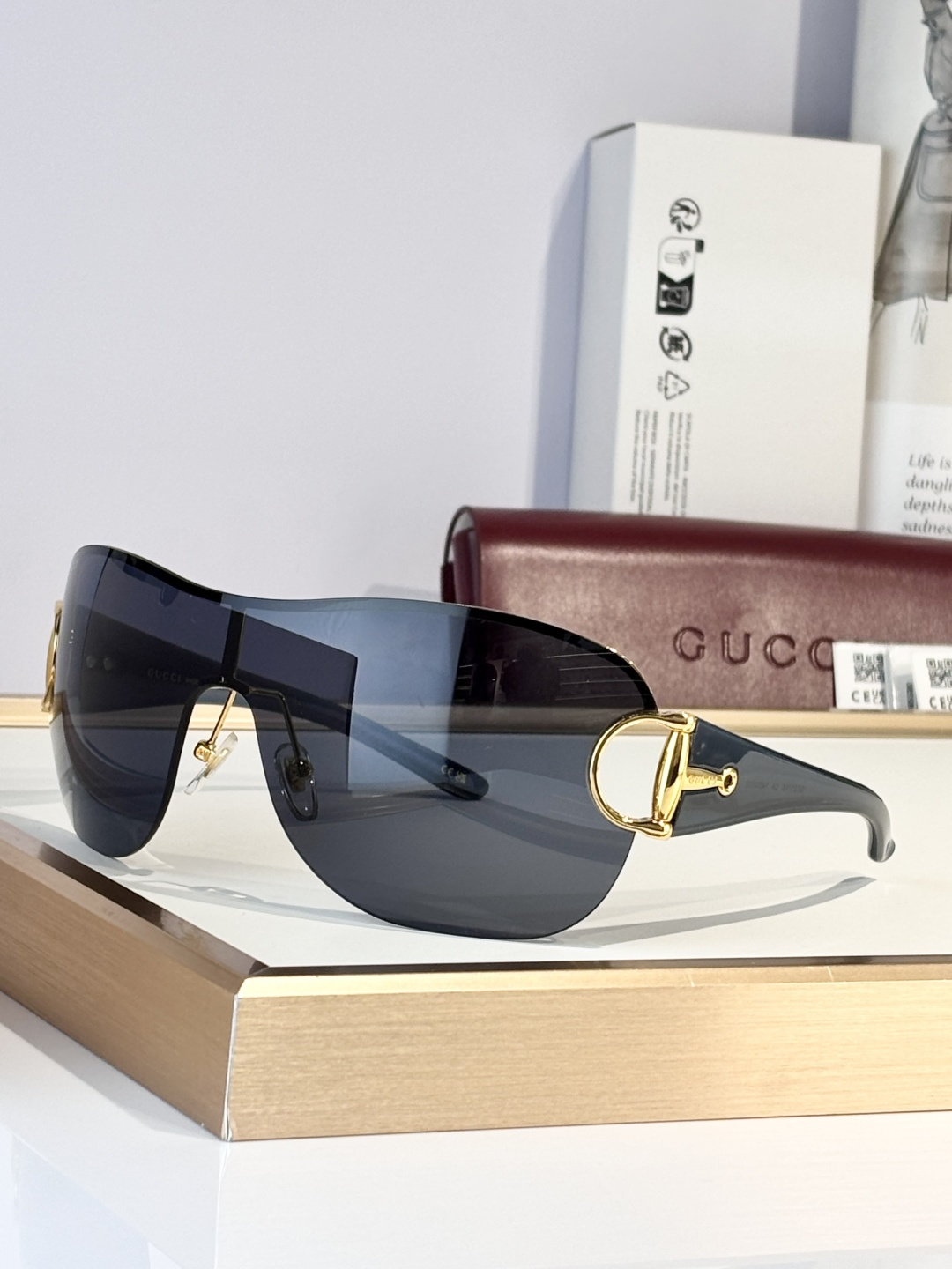 GUCCIOversize MODEL：GG2174SSIZE：140口115