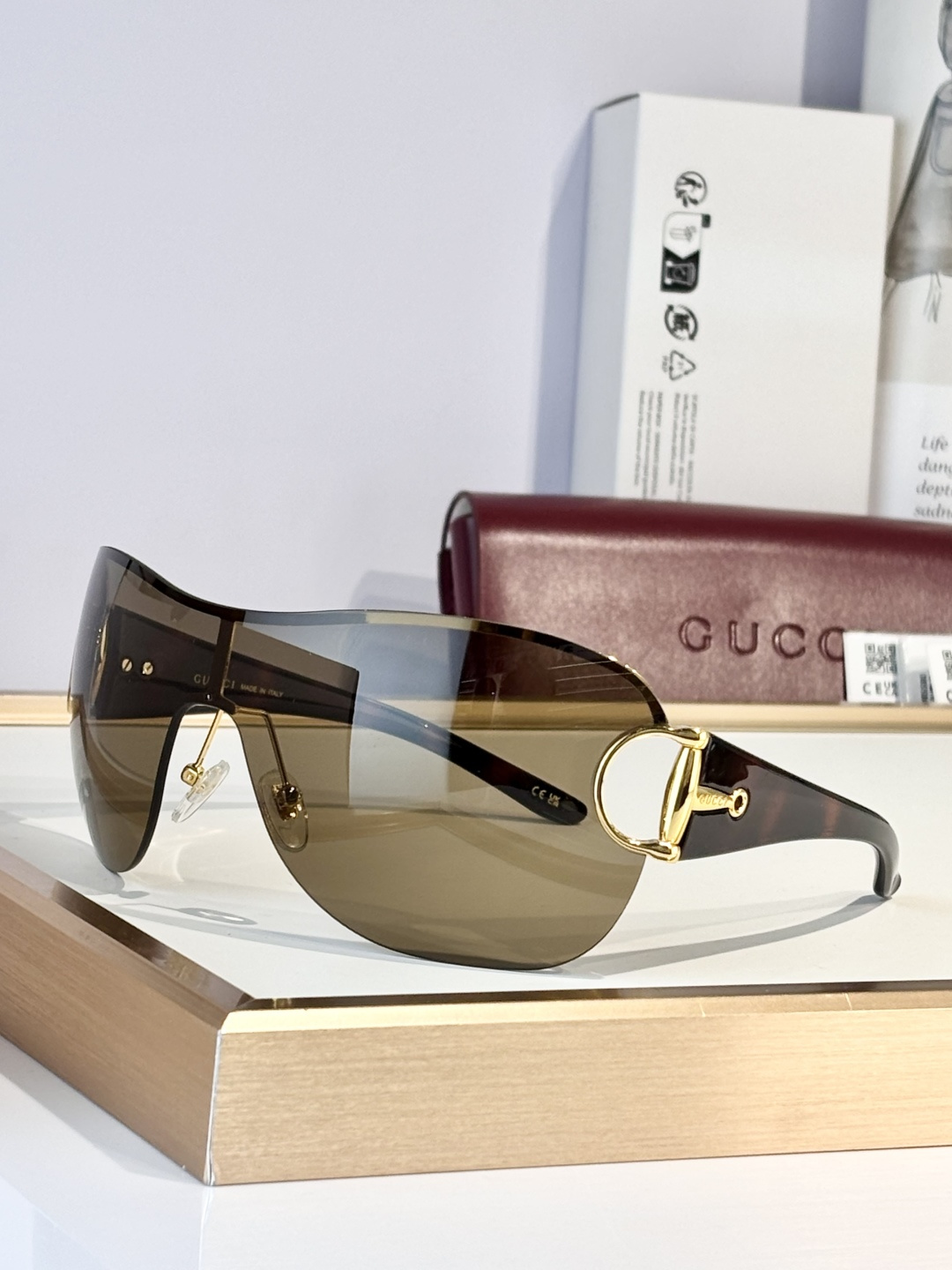 GUCCIOversize MODEL：GG2174SSIZE：140口115