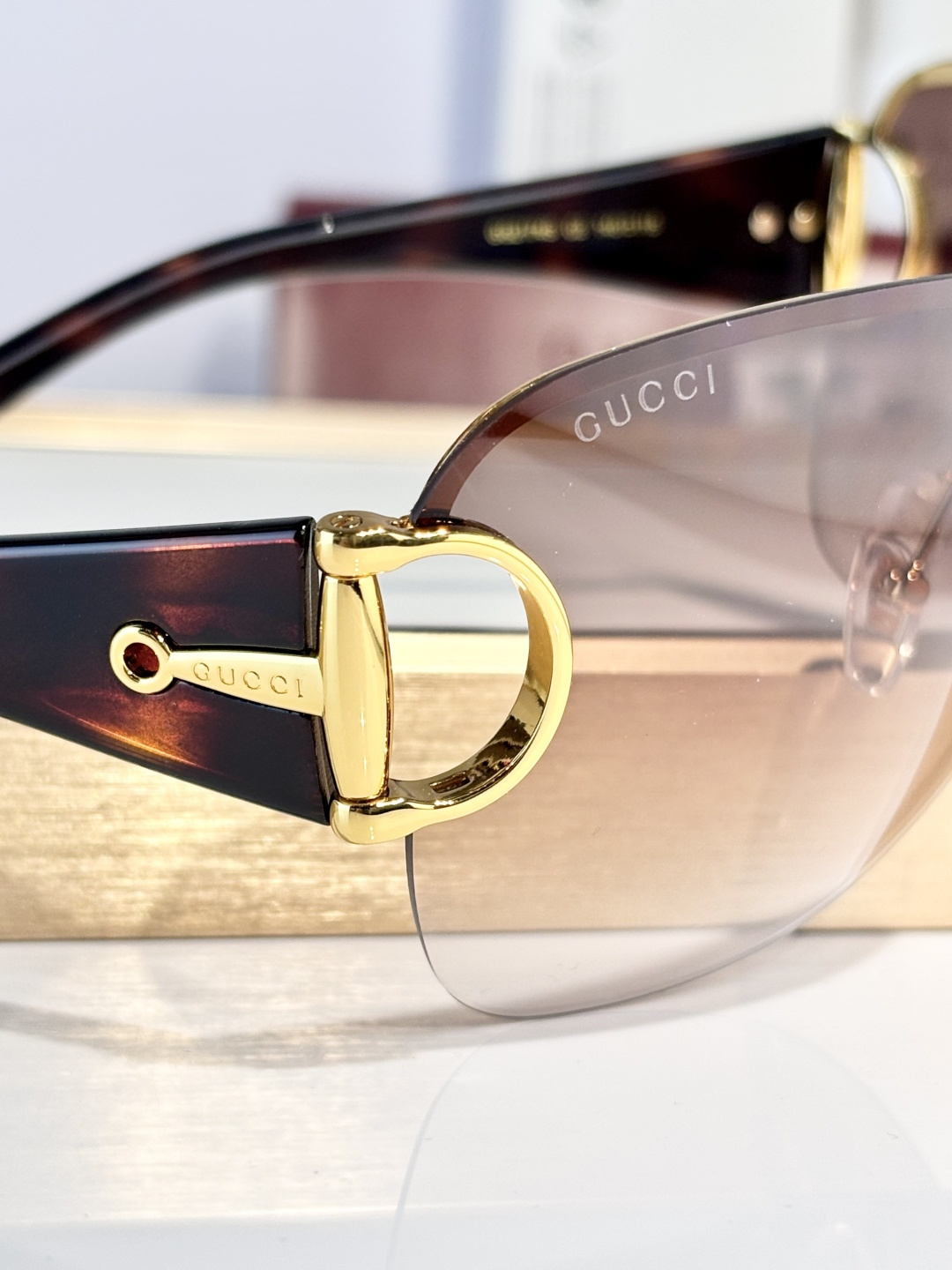 GUCCIOversize MODEL：GG2174SSIZE：140口115