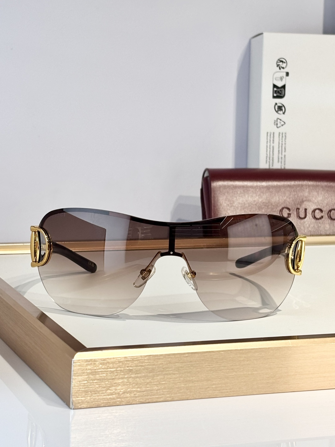 GUCCIOversize MODEL：GG2174SSIZE：140口115