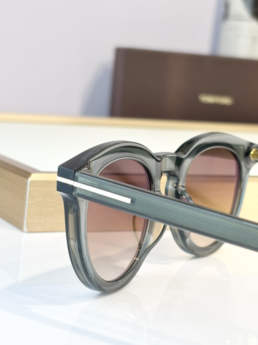 TOM FORD Mod：FT 1325 Size：47口23-145 