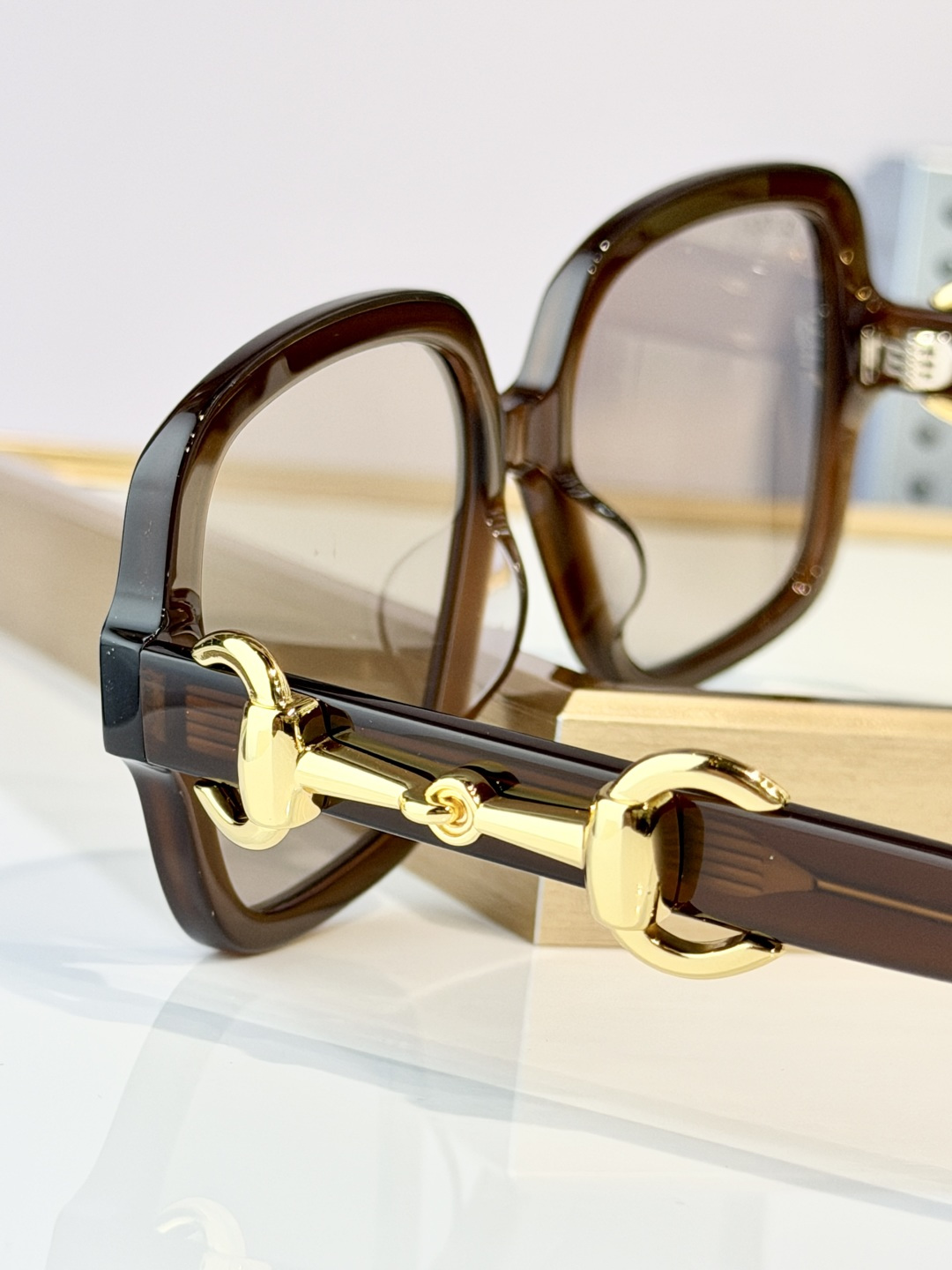 GUCCIoversizedMOD：GG2215SSize：57口16-140