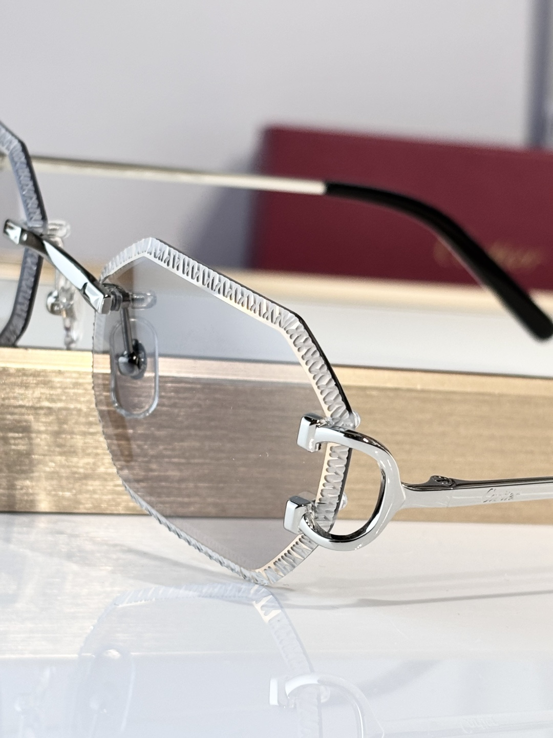 Cartier MOD：CT0092O Size：55口18-135 变色：