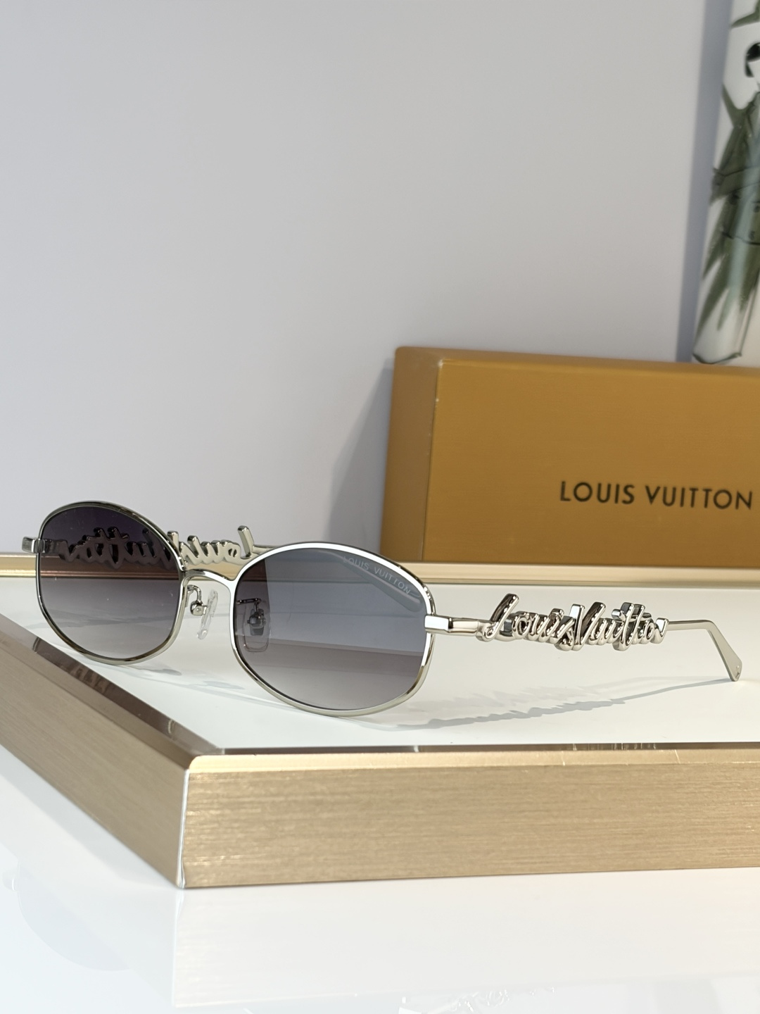LOUIS VUITTO*MODEL：Z3193USize：56口19-140