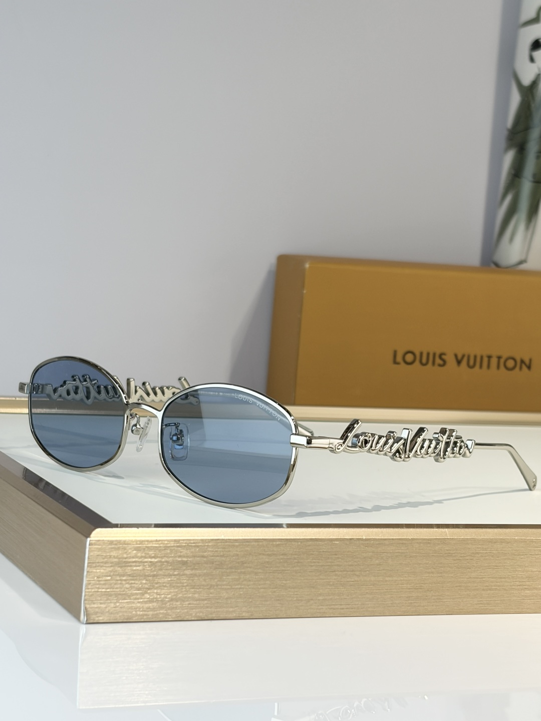 LOUIS VUITTO*MODEL：Z3193USize：56口19-140