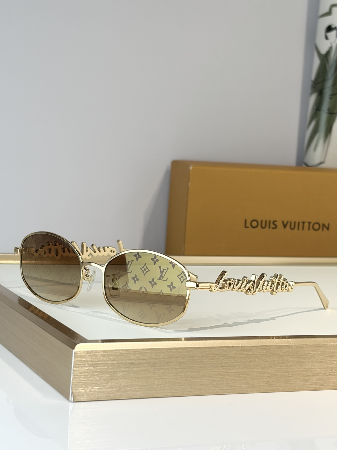 LOUIS VUITTO*MODEL：Z3193USize：56口19-140