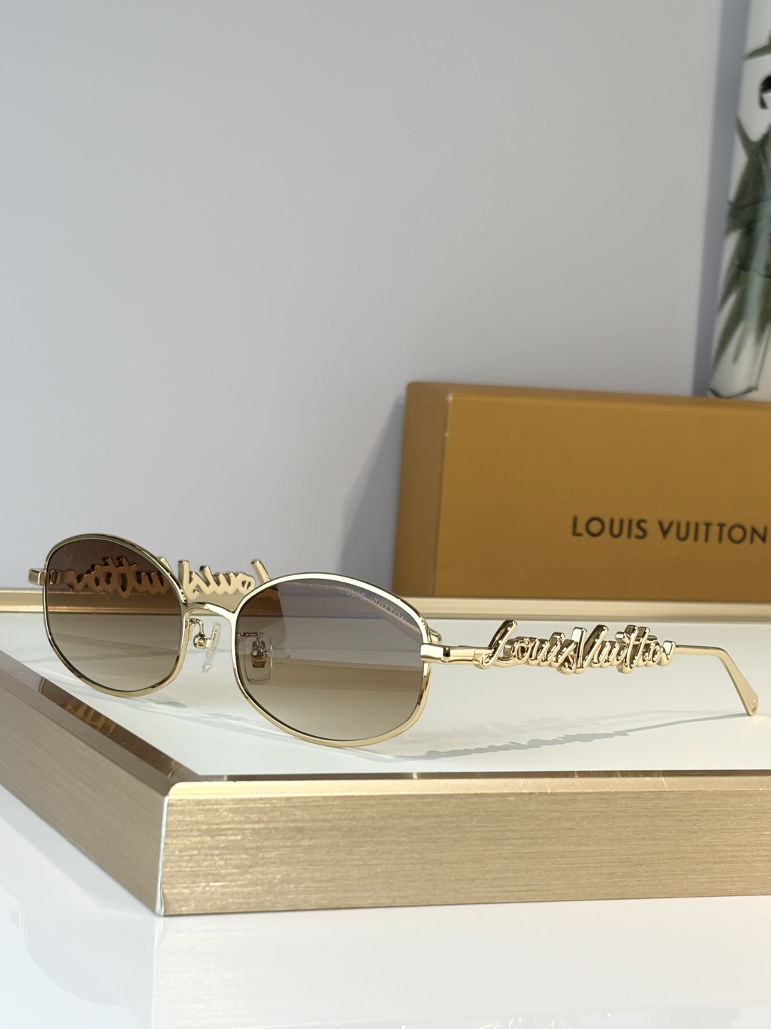LOUIS VUITTO*MODEL：Z3193USize：56口19-140