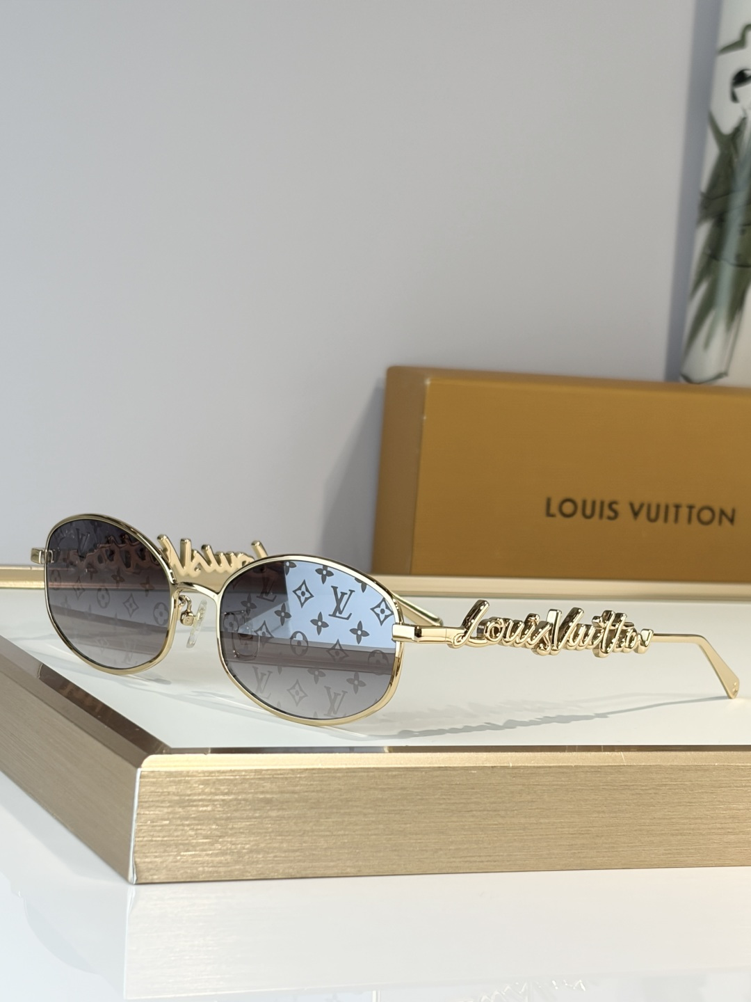 LOUIS VUITTO*MODEL：Z3193USize：56口19-140