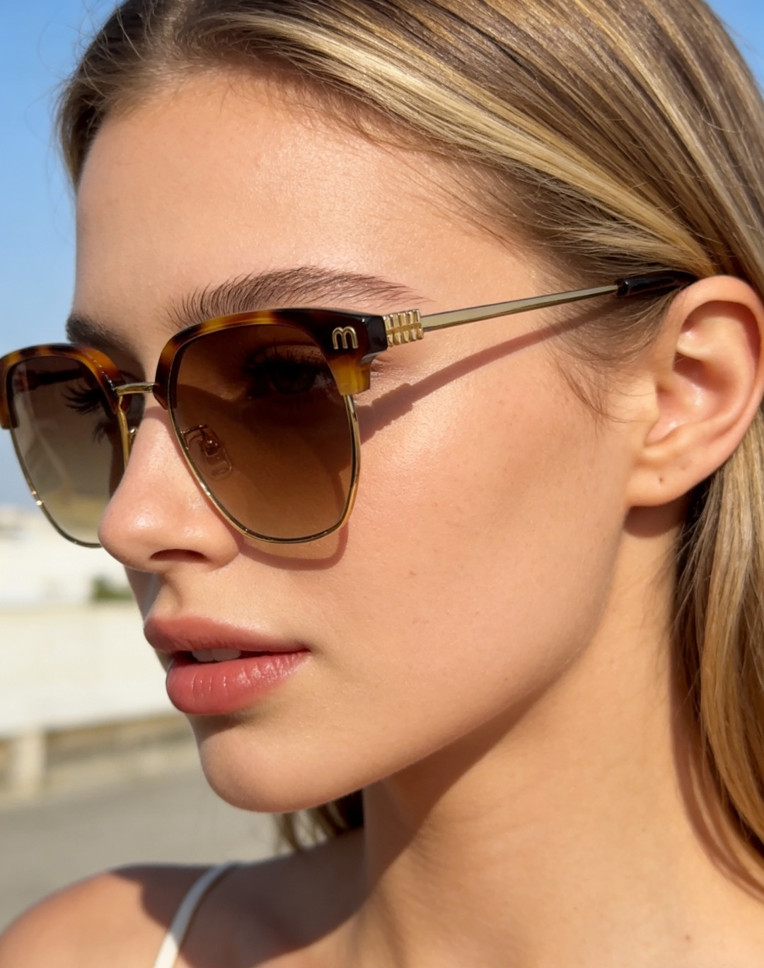 MIUMIUMOD:VMU71ZSSize:52口19-145