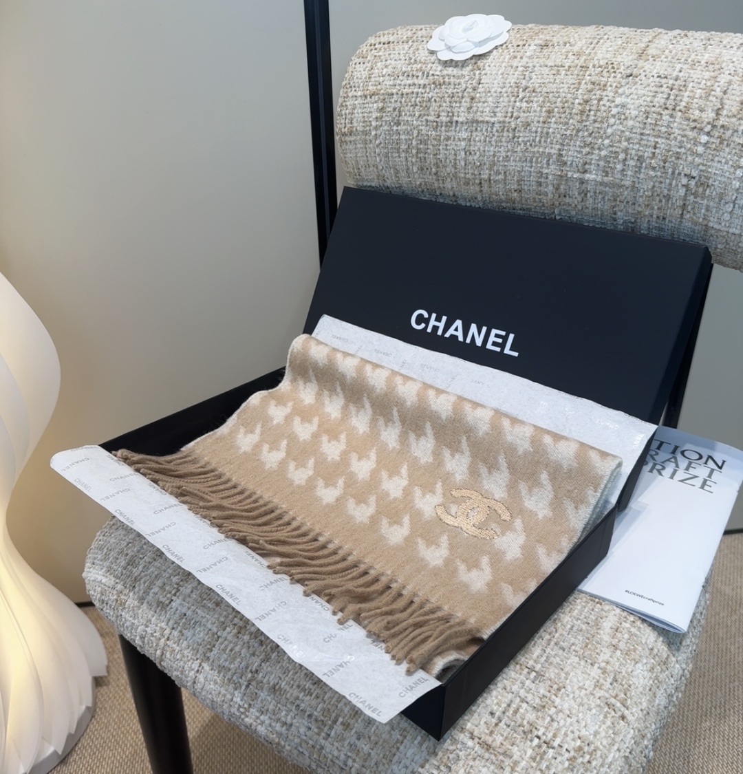 【▪香奈儿· 难得一见的温柔配色，超级迷恋❗️气质低调恬静又不失优雅❗️】重点推荐❗️高级舒适时髦气质，