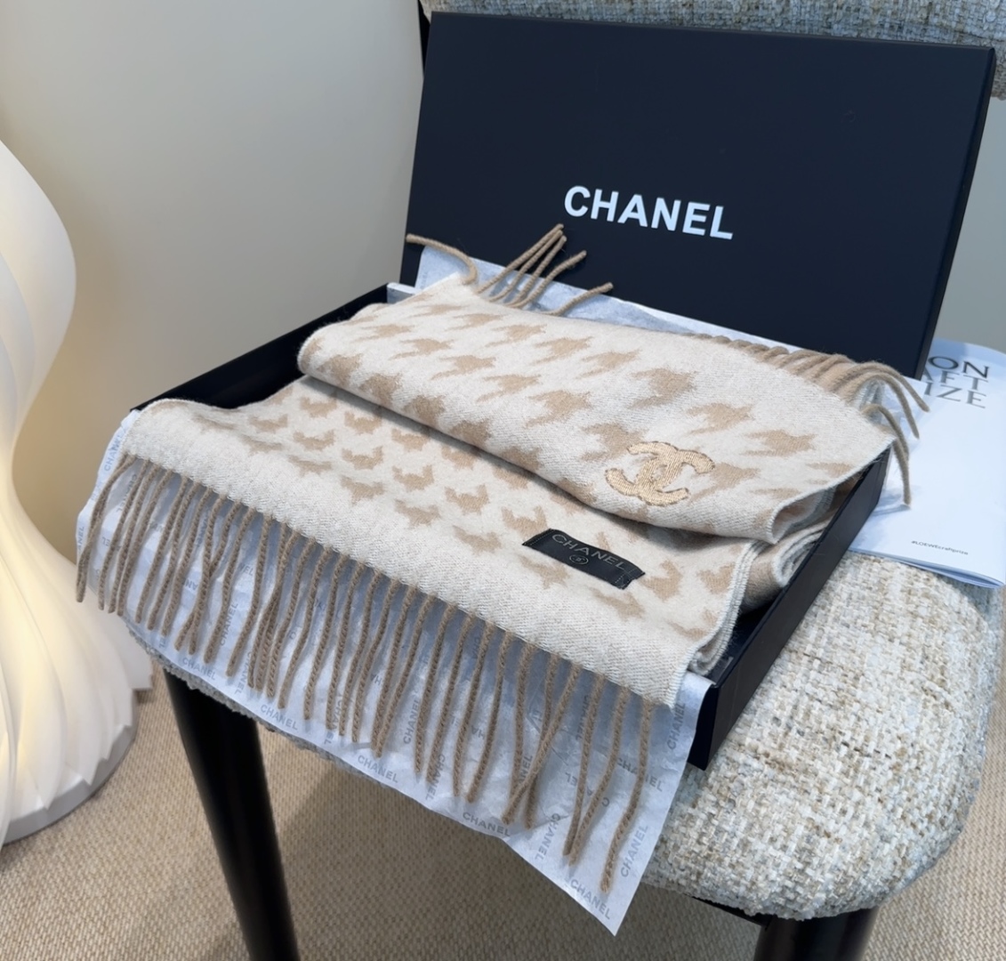 【▪香奈儿· 难得一见的温柔配色，超级迷恋❗️气质低调恬静又不失优雅❗️】重点推荐❗️高级舒适时髦气质，