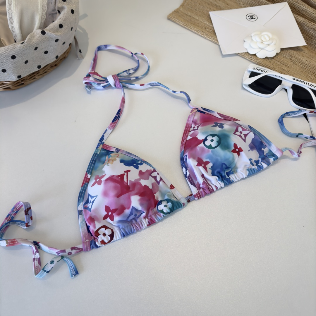 。LV路易威登比基尼👙❤️😍🥰适合多种场景的游泳衣🏊‍♀️海边 游泳池 温泉 水上乐园 漂流都可以😌内搭