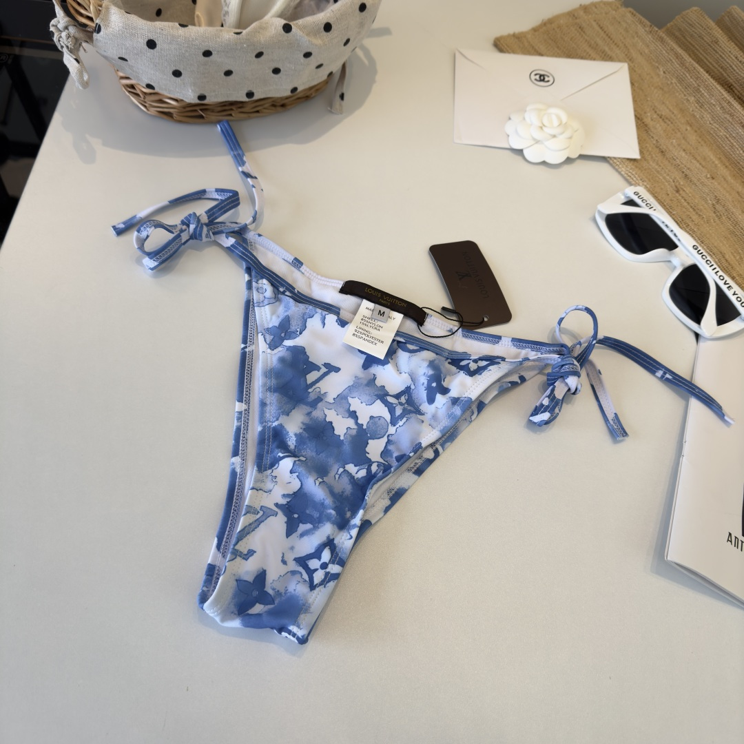 。LV路易威登比基尼👙❤️😍🥰适合多种场景的游泳衣🏊‍♀️海边 游泳池 温泉 水上乐园 漂流都可以😌内搭