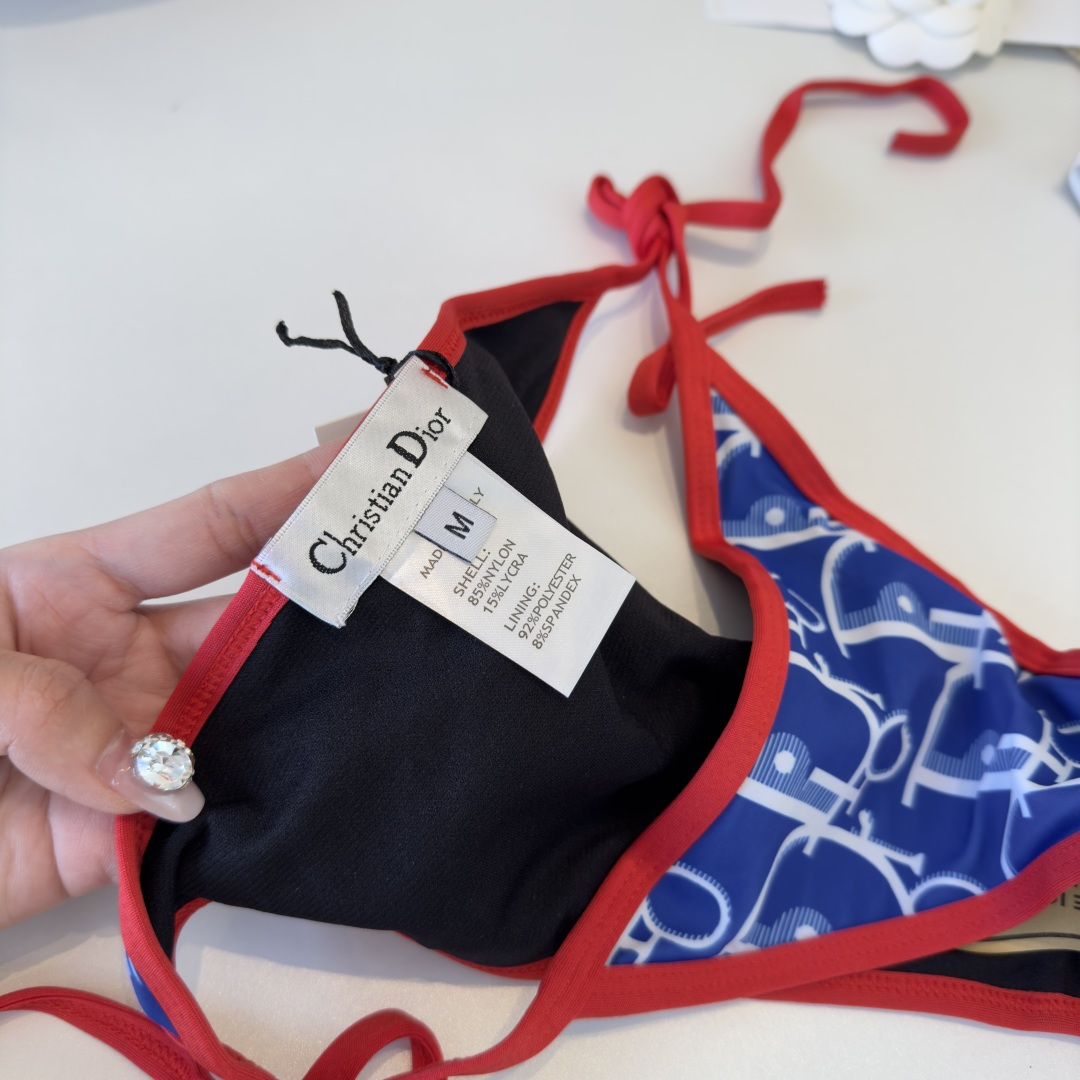 。Dior迪奥比基尼👙❤️😍🥰适合多种场景的游泳衣🏊‍♀️海边 游泳池 温泉 水上乐园 漂流都可以😌内搭