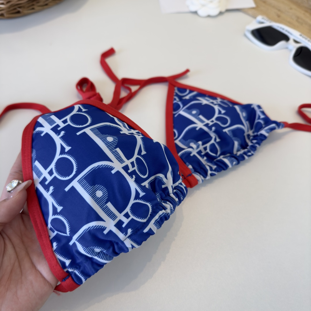 。Dior迪奥比基尼👙❤️😍🥰适合多种场景的游泳衣🏊‍♀️海边 游泳池 温泉 水上乐园 漂流都可以😌内搭