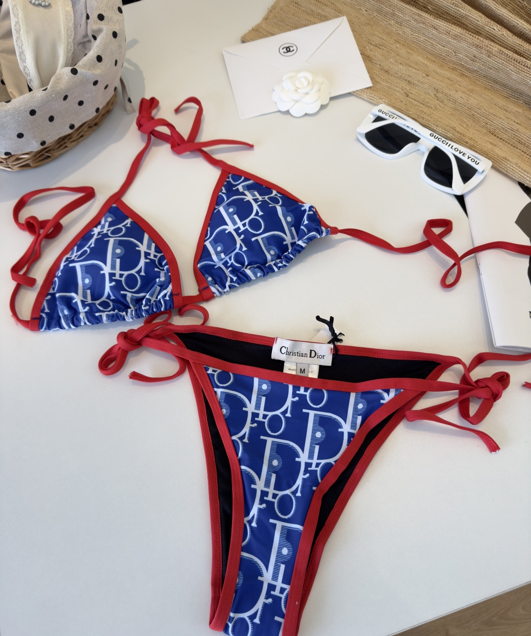 。Dior迪奥比基尼👙❤️😍🥰适合多种场景的游泳衣🏊‍♀️海边 游泳池 温泉 水上乐园 漂流都可以😌内搭