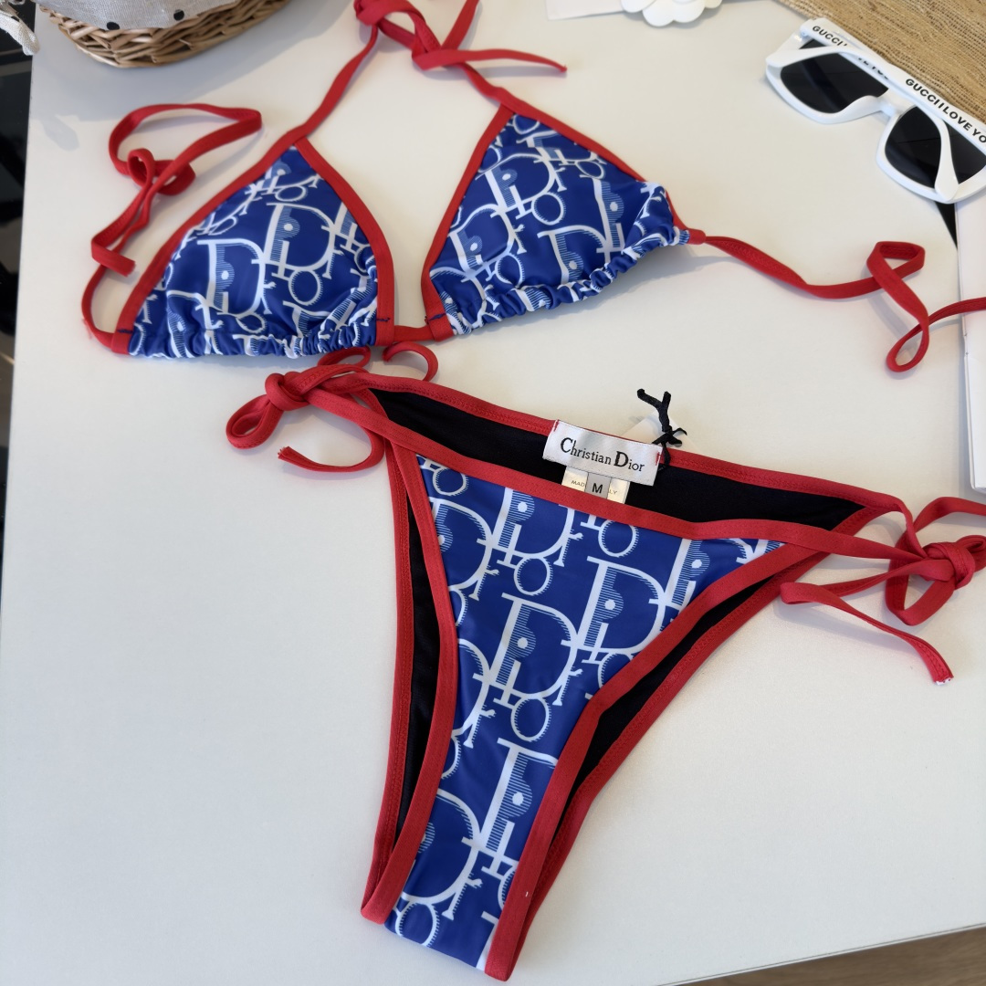 。Dior迪奥比基尼👙❤️😍🥰适合多种场景的游泳衣🏊‍♀️海边 游泳池 温泉 水上乐园 漂流都可以😌内搭