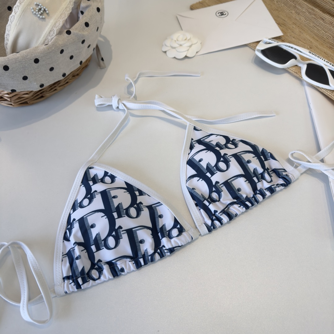 。Dior迪奥比基尼👙❤️😍🥰适合多种场景的游泳衣🏊‍♀️海边 游泳池 温泉 水上乐园 漂流都可以😌内搭