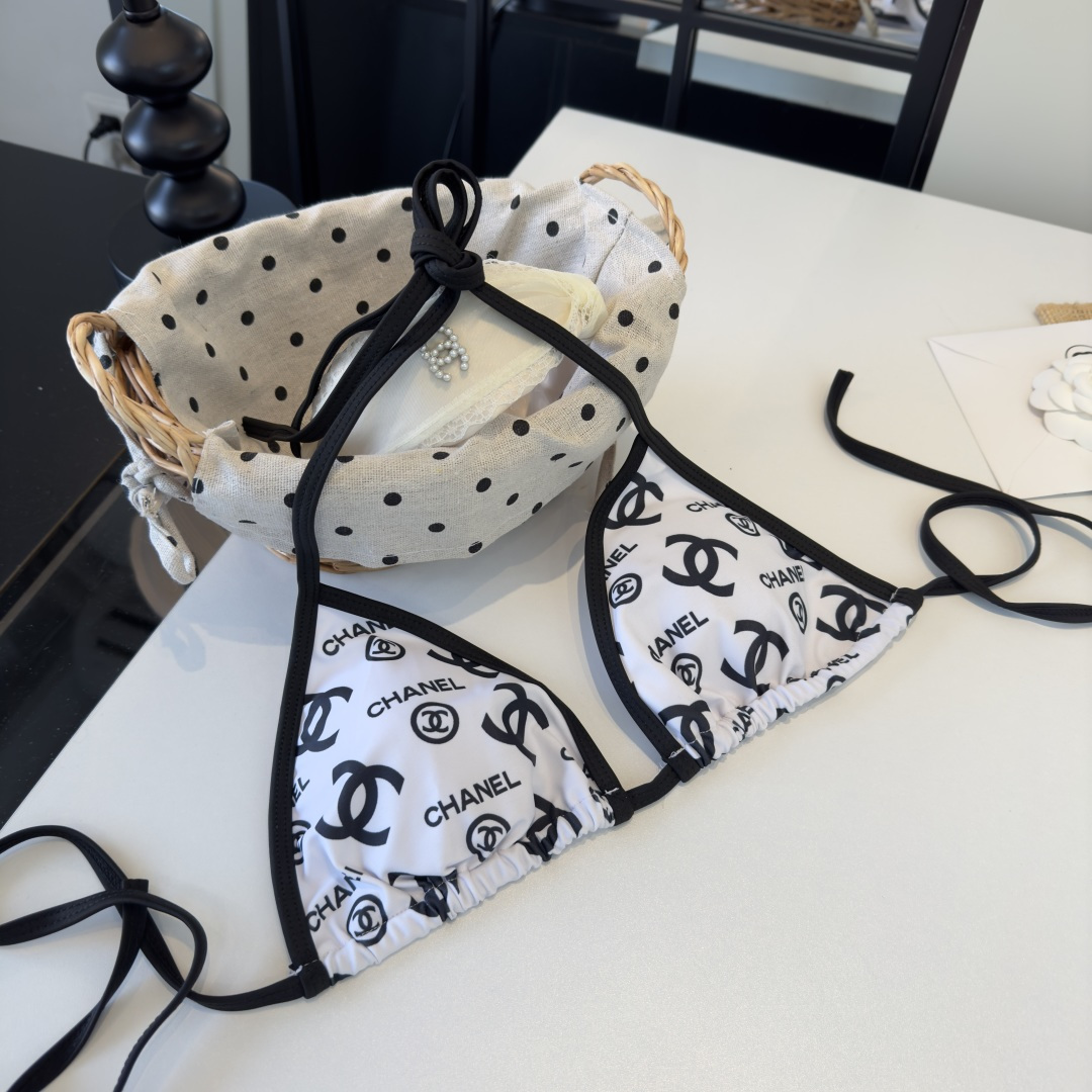 。Chanel香奈儿比基尼👙❤️😍🥰适合多种场景的游泳衣🏊‍♀️海边 游泳池 温泉 水上乐园 漂流都可以