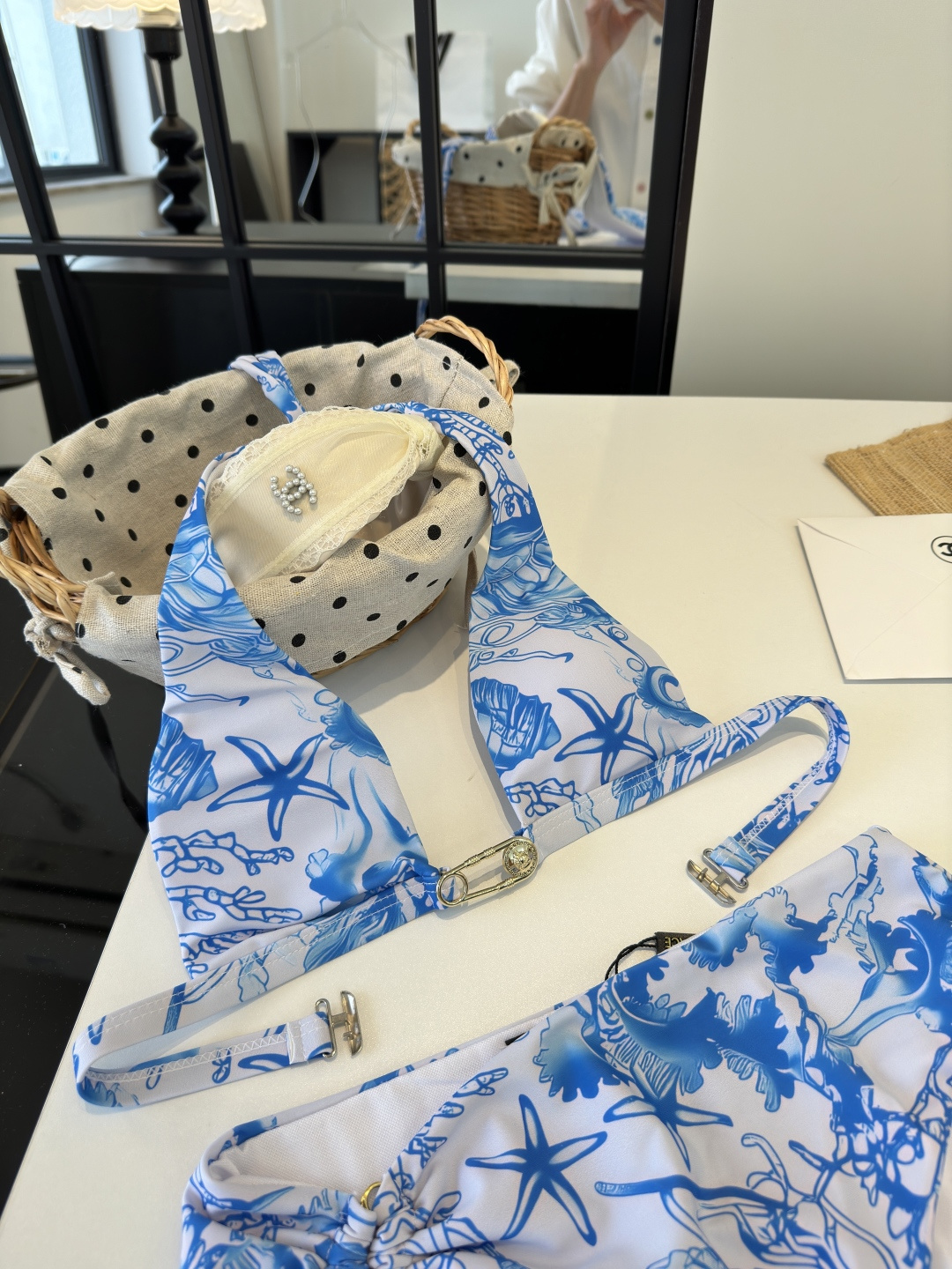 。范思哲比基尼👙❤️😍🥰适合多种场景的游泳衣🏊‍♀️海边 游泳池 温泉 水上乐园 漂流都可以😌内搭外穿也