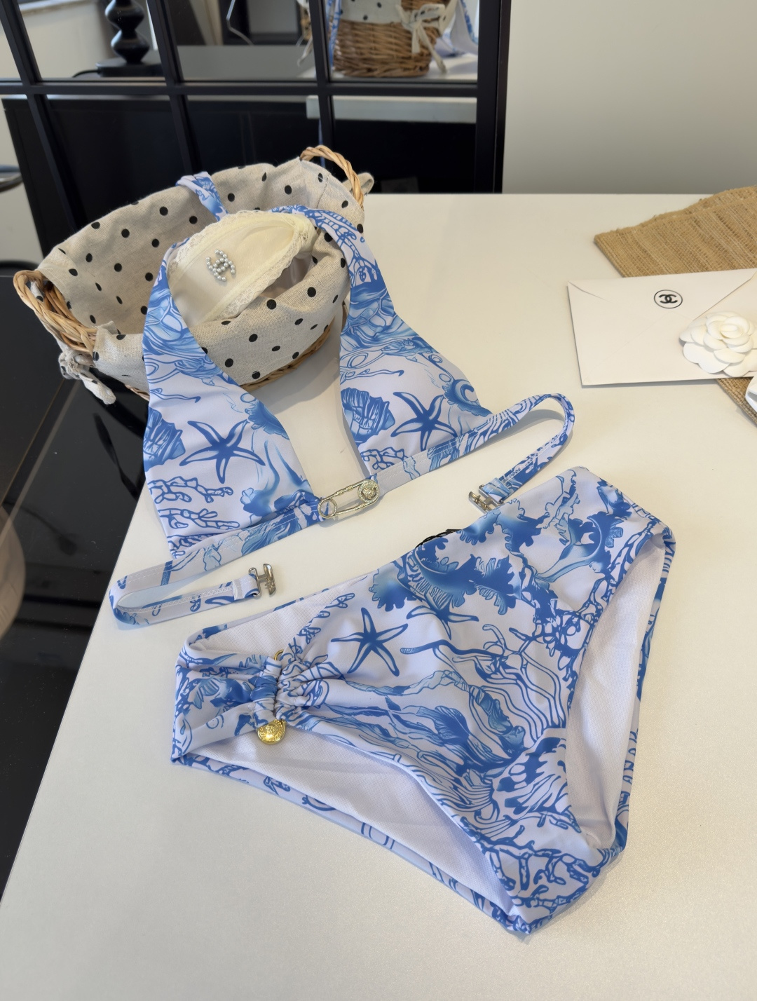 。范思哲比基尼👙❤️😍🥰适合多种场景的游泳衣🏊‍♀️海边 游泳池 温泉 水上乐园 漂流都可以😌内搭外穿也