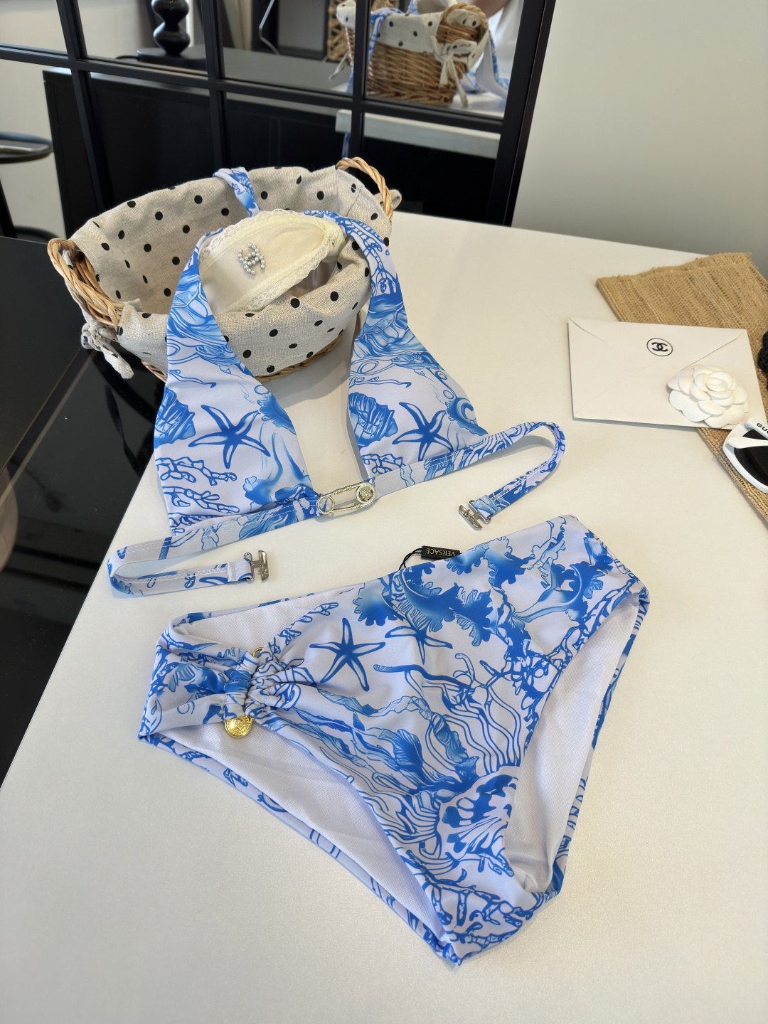 。范思哲比基尼👙❤️😍🥰适合多种场景的游泳衣🏊‍♀️海边 游泳池 温泉 水上乐园 漂流都可以😌内搭外穿也