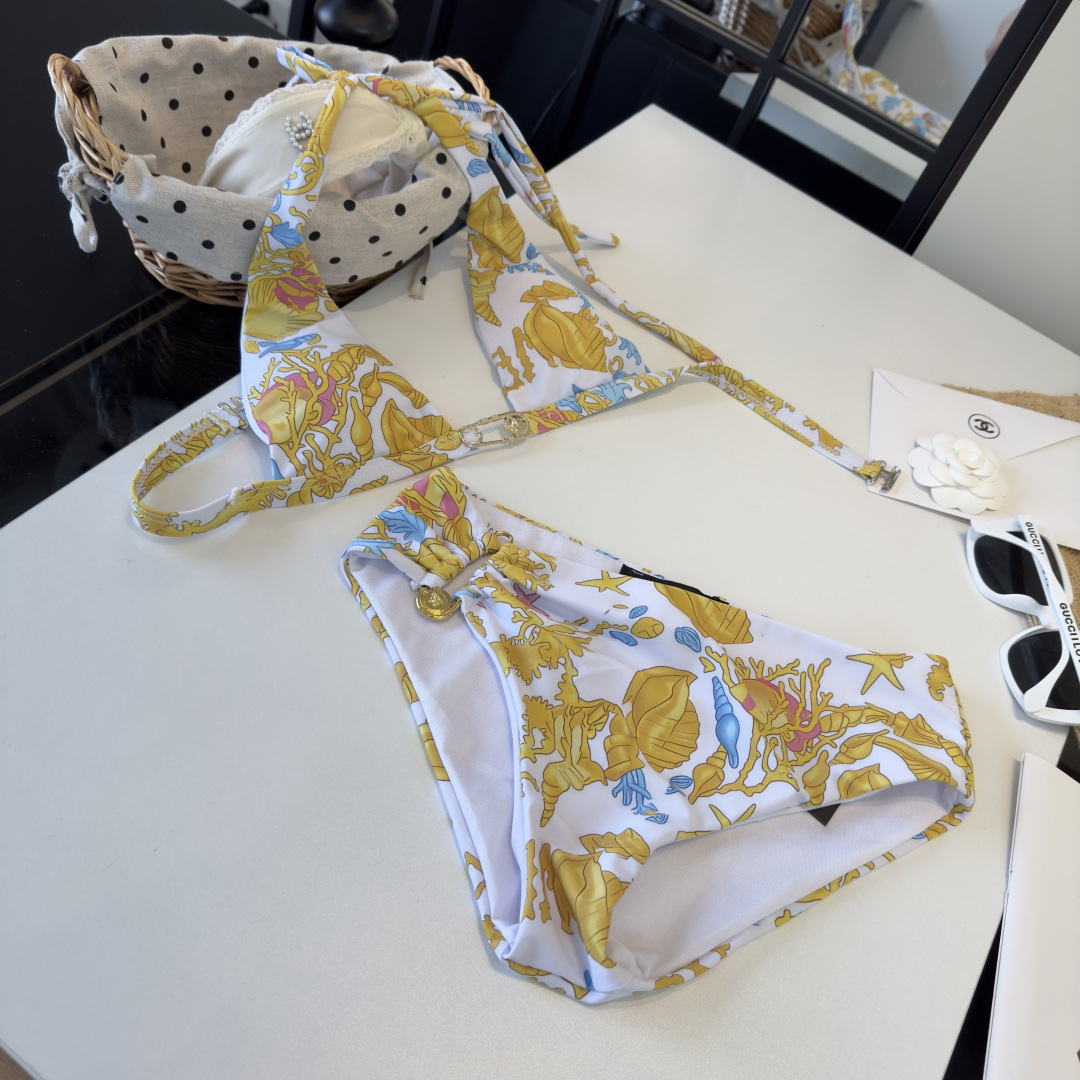 。范思哲比基尼👙❤️😍🥰适合多种场景的游泳衣🏊‍♀️海边 游泳池 温泉 水上乐园 漂流都可以😌内搭外穿也