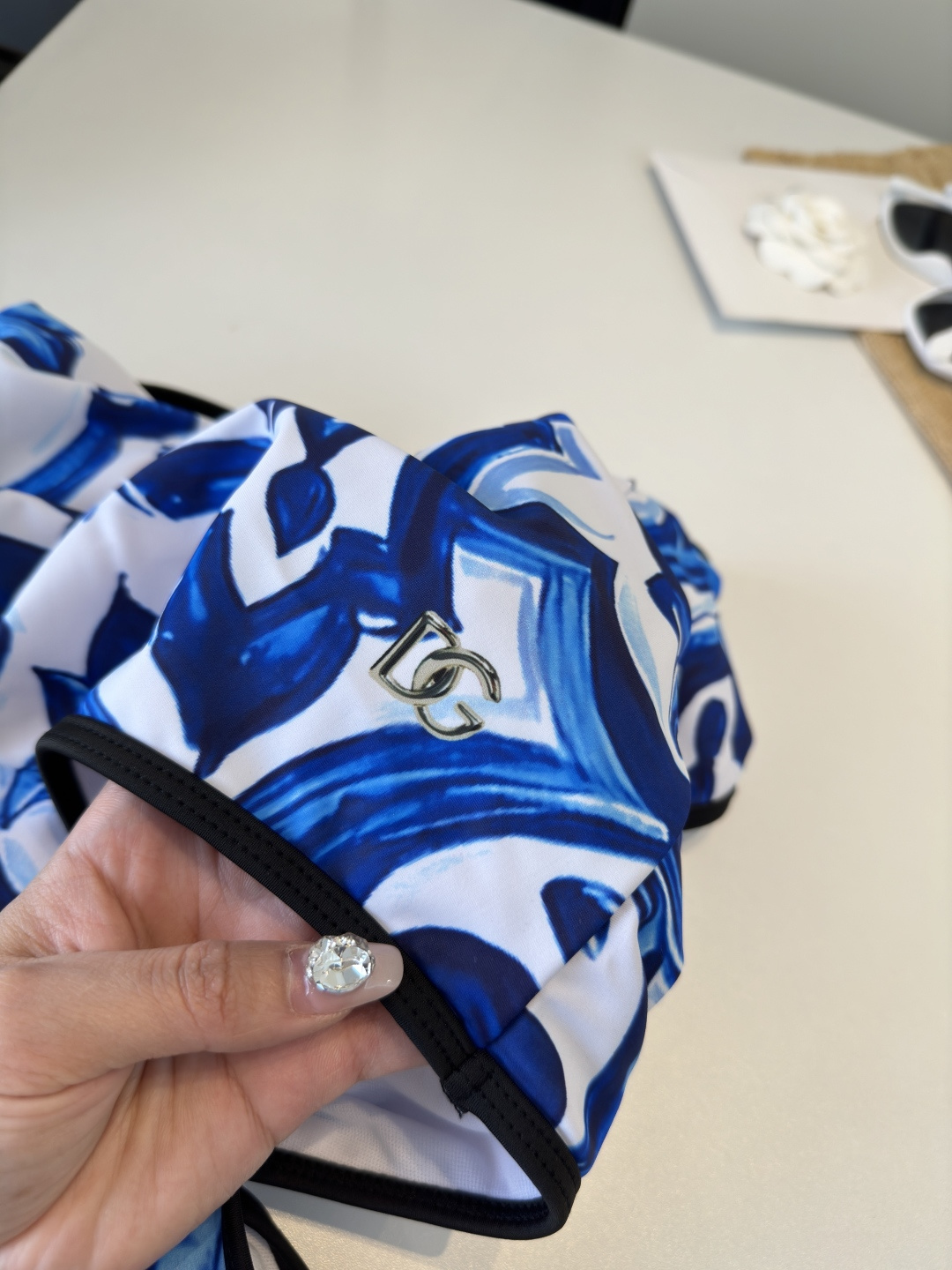 。D&G新款高弹力连体泳衣比基尼，青花瓷面料，S M L XL