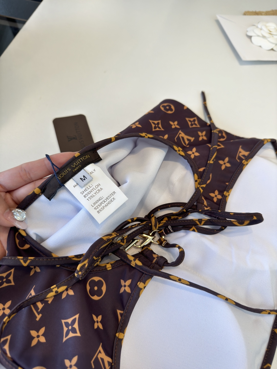 。Lv专柜最新款沙滩系列连体式泳衣 可以说是游泳衣的天花板了👙强烈推荐！实物非常高级，泳衣外穿太🉑️了，